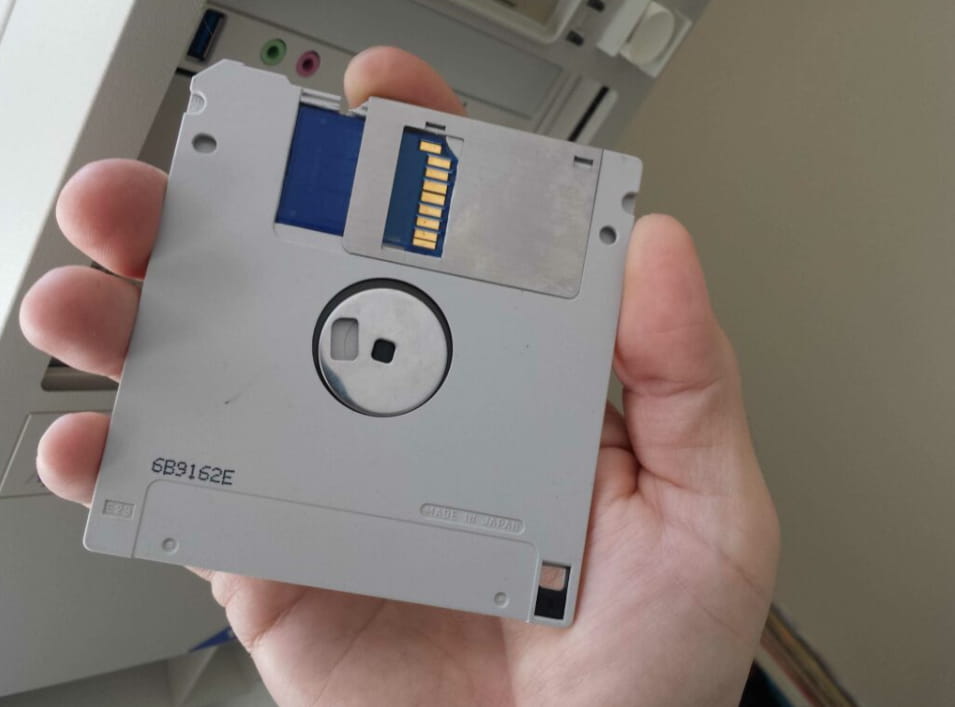 Bagian Penting Floppy Disk Drive