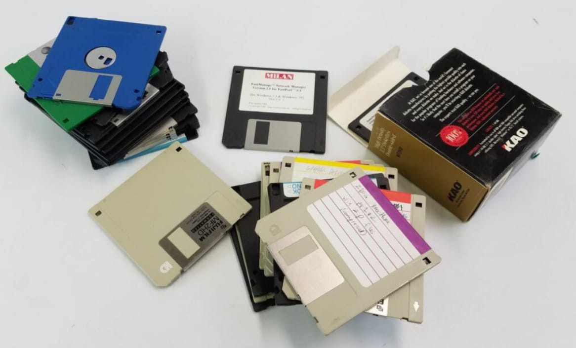 Jenis Jenis Floppy Disk Drive