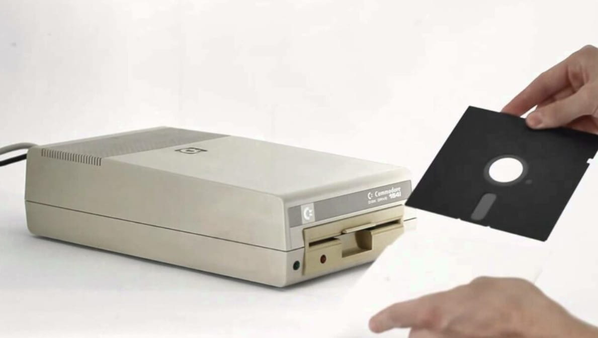 Komponen yang Ada di Floppy Disk