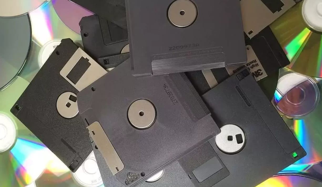 Sejarah Awal Adanya Floppy Disk